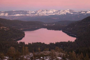 Pink jezera mir: lokacija, kratak opis i fotografija